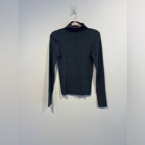 Gray Long Sleeve Turtleneck Knit Sweater - NWT - Size Small Crescent